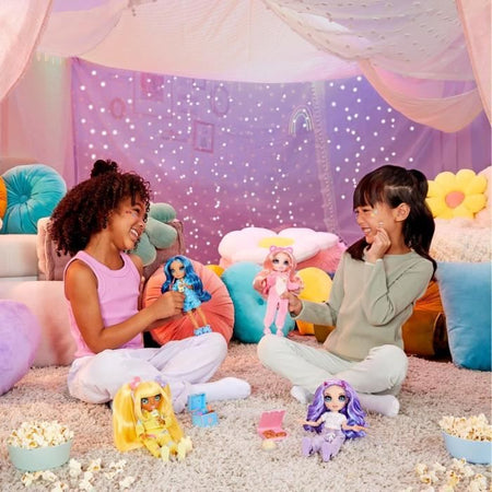 Junior High Pyjama Party - Bambola fashion articolata da 22 cm - Sunny (Giallo) - Molti accessori - da 4 anni