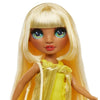Rainbow High Swim & Style - Bambola fashion snodabile 27 cm - Sunny (Giallo) - Costume da bagno + pareo - da 4 anni
