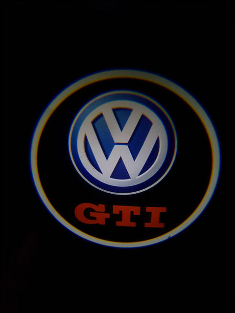 KIT LUCI CORTESIA LOGO LED PROIETTORE VOLKWAGEN GTI A BATTERIA CON SENSORE MAGNETE