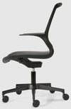 Poltroncina ergonomica con schienale e sedile in rete nera, su ruote, con braccioli