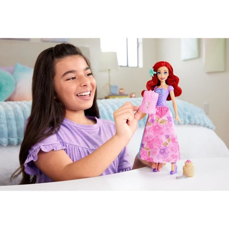 Mattel-Disney Princesses Spin & Reveal-Ariel bambola con 11 sorprese HTV88