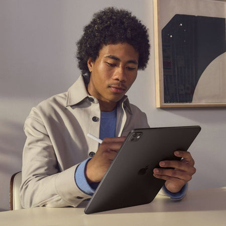 APPLE - iPad Pro M5 - 13 - Wi-Fi + Cellular - 2 TB - Vetro standard - Nero siderale