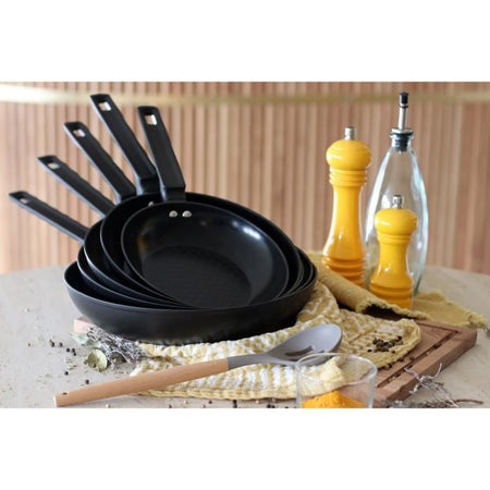 Padella - MENASTYL - 6020635 - Alluminio forgiato - 20 cm - Nero - Adatta a tutti i piani cottura, anche a induzione