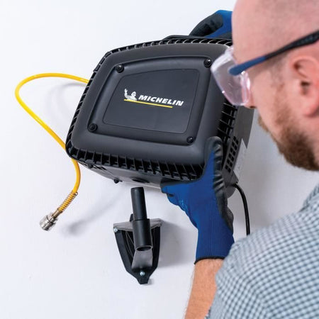 Compressore da parete - MICHELIN - MBLGO KG - Senza serbatoio - 1,5 HP - 8 Bar - Con Avvolgitore Integrato