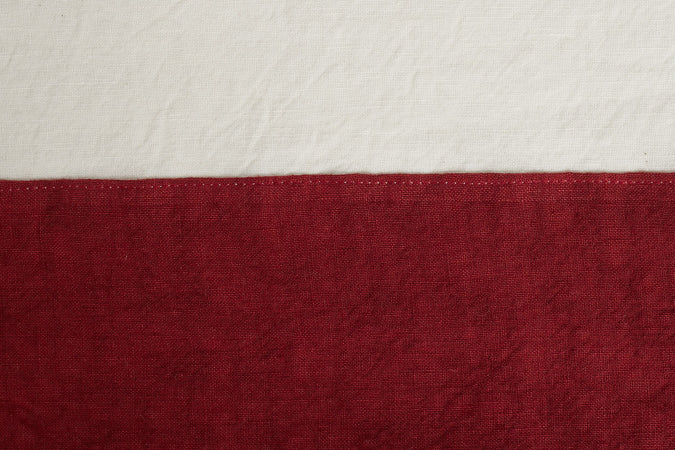Tovaglia in misto lino con elegante bordo applicato made in italy NATURALE/BORDEAUX
