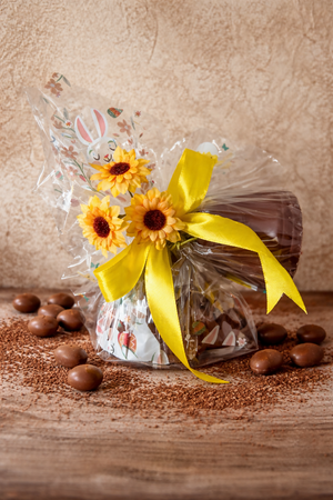 Campane Pasquali al Cioccolato Bianco o Latte o Fondente 120gr con sorpresa.