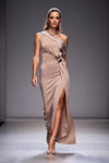 Abito asimmetrico con spacco | NUALY Glamour