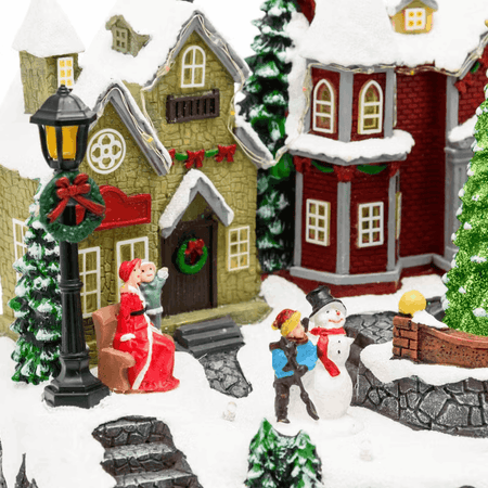 Paesaggio Innevato con personaggi e Albero di Natale rotante, h 18 cm, musiche natalizie