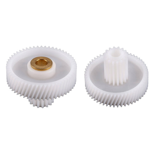Kit da 2 ingranaggi in plastica progettati per essere utilizzati con uno spremipomodoro SM