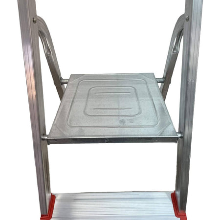 Scala per uso domestico realizzata in alluminio estruso pratica e