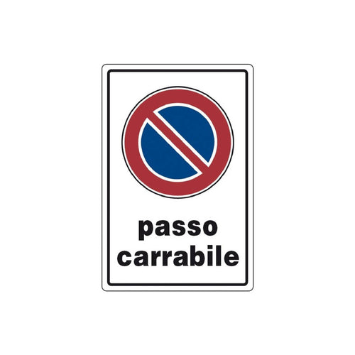 Cartello segnaletico Passo Carrabile realizzato in pvc con dimensioni 20 x 30 cm