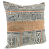 Cuscino tilak realizzato con  rivestimento in cotone lavorato e ricamato a mano e imbottitura in poliestere