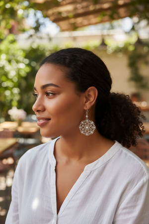 Orecchini vintage perfetti per chi ama distinguersi con classe, design elegante e dettagli raffinati misura 50mm