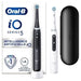 Oral-B iO 5 Confezione da 2, spazzolini elettrici bianchi e neri, 2 testine