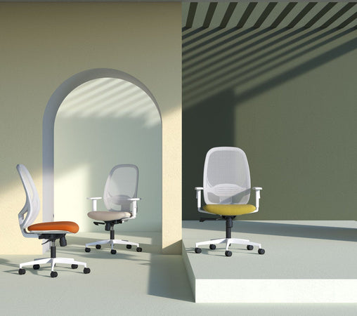 Poltroncina ergonomica per SMART WORKING in tessuto o ecopelle con braccioli fissi