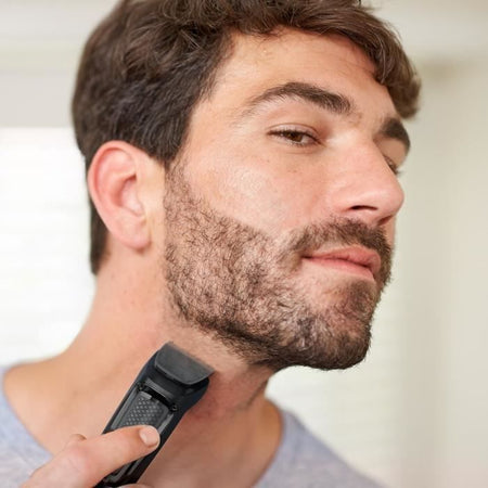 Tagliabordi a batteria Philips Multigroom serie 3000 MG3710