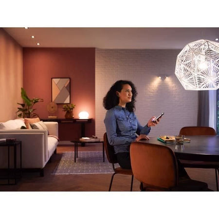 PHILIPS Hue White Starter kit Lampadina LED intelligente da 9,5 W - E27 x3 e telecomando Hue