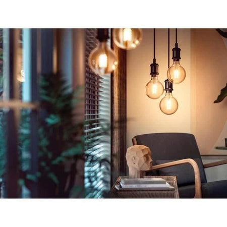 Philips Hue White Ambiance, LED Connected LED E27 Filament G93 Globe, Bluetooth, lavora con Alexa, Google e HomeKit