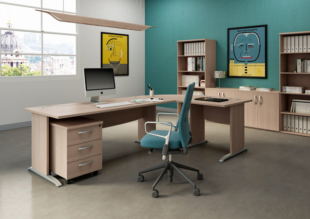 Scrivania per ufficio in legno verniciato e struttura in metallo cm. 160/180x120x73h