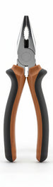 Pinza Universale In Acciaio Al Cromo Vanadio, Finitura Cromata. Manici Isolati Ergonomici Rivestiti In Bimateriale. Adatta Per Lavori Di Manipolazione, Spelatura E Taglio Di Cavi. Rispetta Le Normative Din/Iso 5746.
