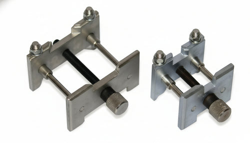 Coppia portamovimenti in metallo - Pair of metal holders for watch movements