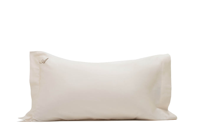 Federa letto con elegante inziale ricamata 2 volani in Raso di Puro Cotone 50x80cm Made in Italy con iniziali Ricamate Panna Ricamo Tortora