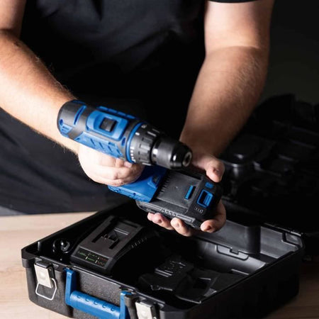 Trapano avvitatore a batteria 20V IXES + 1 batteria da 2 Ah, caricabatteria, scatola con 74 accessori - C-DTB74/1-X