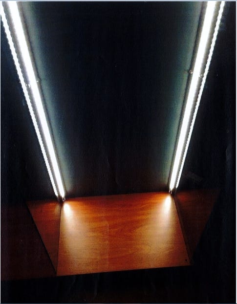 Illuminazione con striscia LED per vetrine altezza cm. 140 per SINGOLO angolo