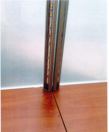 Illuminazione con striscia LED per vetrine altezza cm. 180 per ENTRAMBI i lati
