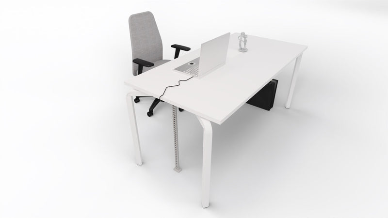 Scrivania moderna per ufficio operativo con struttura in tubolare colore bianco e top in vari colori cm. 160x80x75h