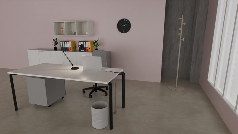 Scrivania per ufficio moderno con struttura in tubolare nero ghisa e piano in vari colori a scelta cm. 160x80x75h