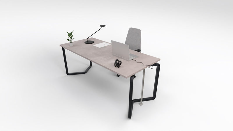 Scrivania moderna con gambe in metallo nero ghisa e piano melaminico cm. 160x80x75h