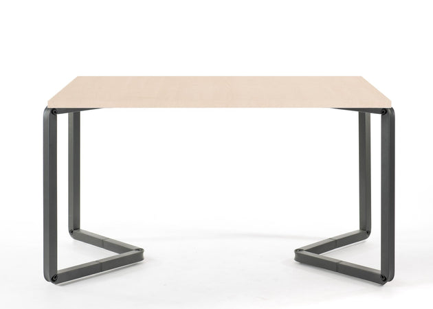 Scrivania moderna con gambe in metallo nero ghisa e piano melaminico cm. 160x80x75h