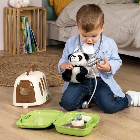 Smoby - Valigia veterinaria - 1 peluche panda e tanti accessori - Prodotto 2 in 1: Gabbia da trasporto - Produzione francese