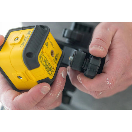 Livella laser "Cross 90" autolivellante per angoli con raggi rossi fino a 12 mt