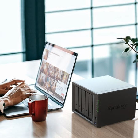Server NAS espandibile a 5 alloggiamenti SYNOLOGY - DS1522+