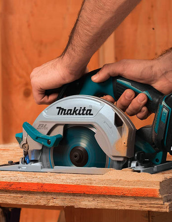 Sega Circolare MAKITA DHS680RTJ (2 x 5,0 Ah + DC18RC + MAKPAC 3)