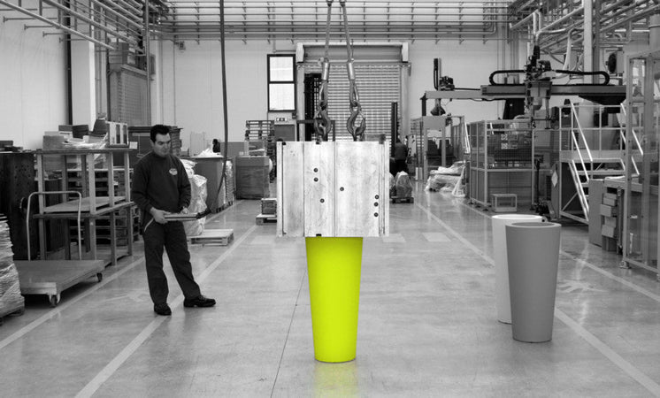 Vaso "Saving/Space" struttura in polietilene per esterno