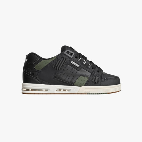 Sneakers Globe Sabre black combat