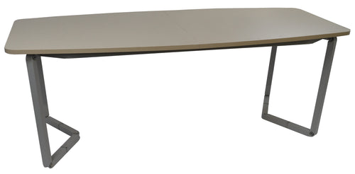 Tavolo riunione con struttura metallica tubolare con gamba a V verniciata e piano in legno ellittico sagomato cm. 200x100x72h