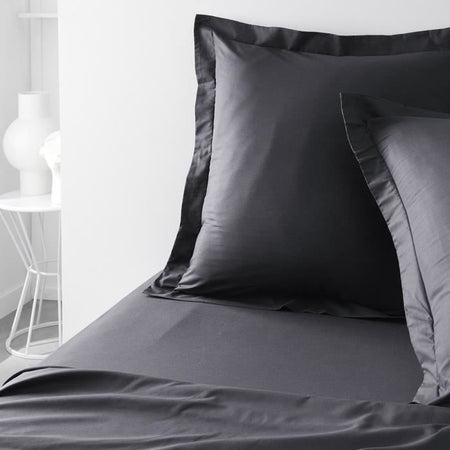 Pillowcase oggi essenziale - 63 x 63+5 cm - 100% une cotone - carbone