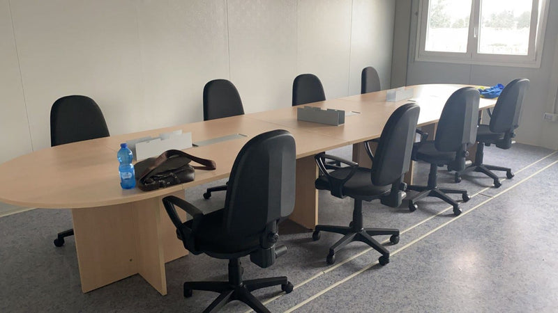 Tavolo ovale in melaminico con gambe a croce per sala riunioni cm. 380x120x73h