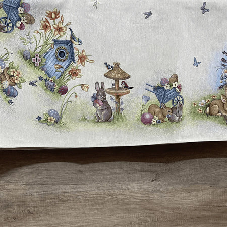 Tovaglia in Gobelin di Cotone Easter Village - Dimensioni Varie - Passarelli Biancheria