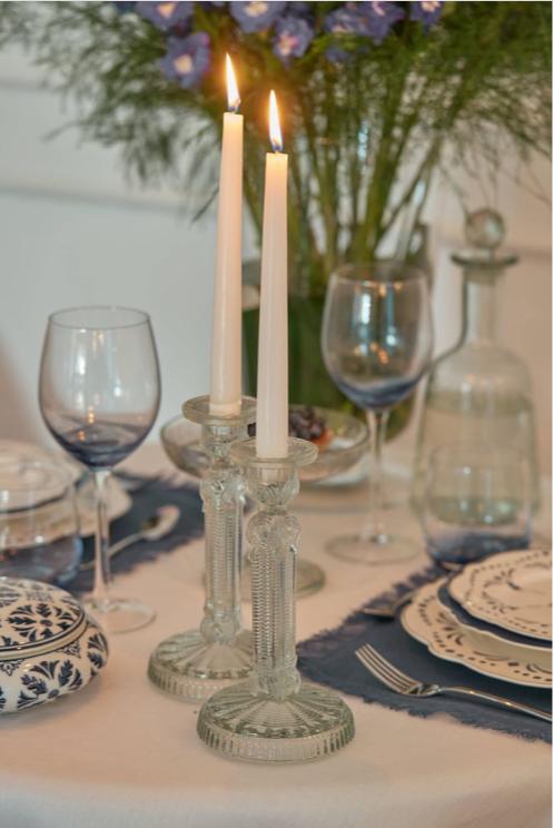 Candeliere Preziosa Luxury in vetro trasparente, altezza 20 cm, con base da 11 cm, perfetto per decorazioni eleganti e ambienti sofisticati.