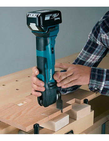 Utensile Multifunzione MAKITA DTM51RTJ (2 x 5,0Ah + DC18RC + MAKPAC 3)