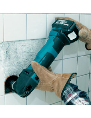 Utensile Multifunzione MAKITA DTM51RTJ (2 x 5,0Ah + DC18RC + MAKPAC 3)