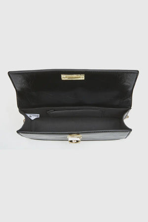 VERDE FASHION | Pochette con patta in ecopelle verniciata