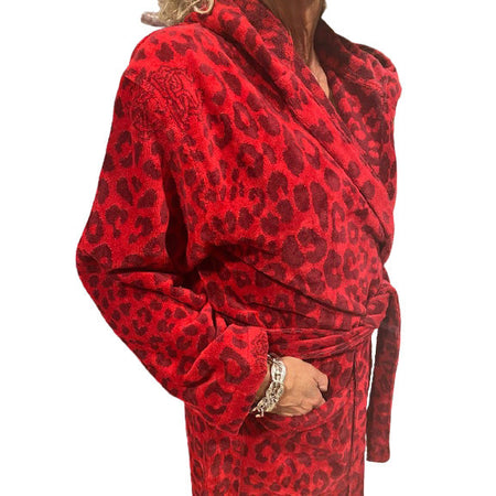 Accappatoio Roberto Cavalli Leo L/XL in spugna velours 100% cotone, effetto vellutato e idrospugna interna, con cappuccio e tasche, fantasia animalier, Made in Italy.