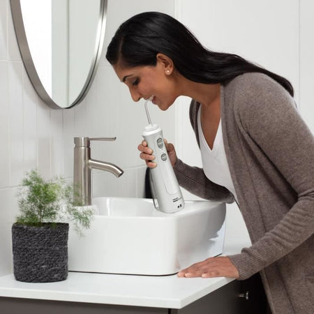 Jet dentale - WATERPIK - WF-13 Pearl - Bianco - Cordless - Ricaricabile - 2 Livelli di pressione - 4 Ugelli