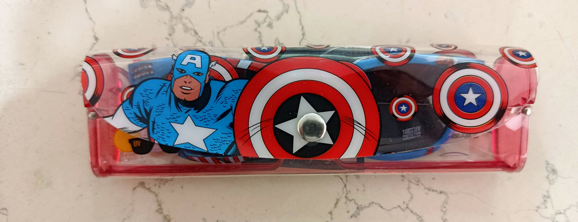 Marvel Occhiali da Sole Kids Massima protezione dai raggi UVA e UVB! Astucci rigidi con fantasie abbinate agli occhiali! captain america